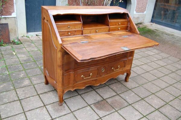 Bureau à pente d époque louis xv transition louis  xvi  en noyer du 18e s