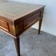 Bureau plat de style Louis XVI