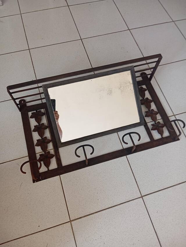 Wall-mounted coat rack mirror in wrought iron – Rustic / country style