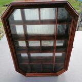 Wall display case for miniature with octagonal compartments