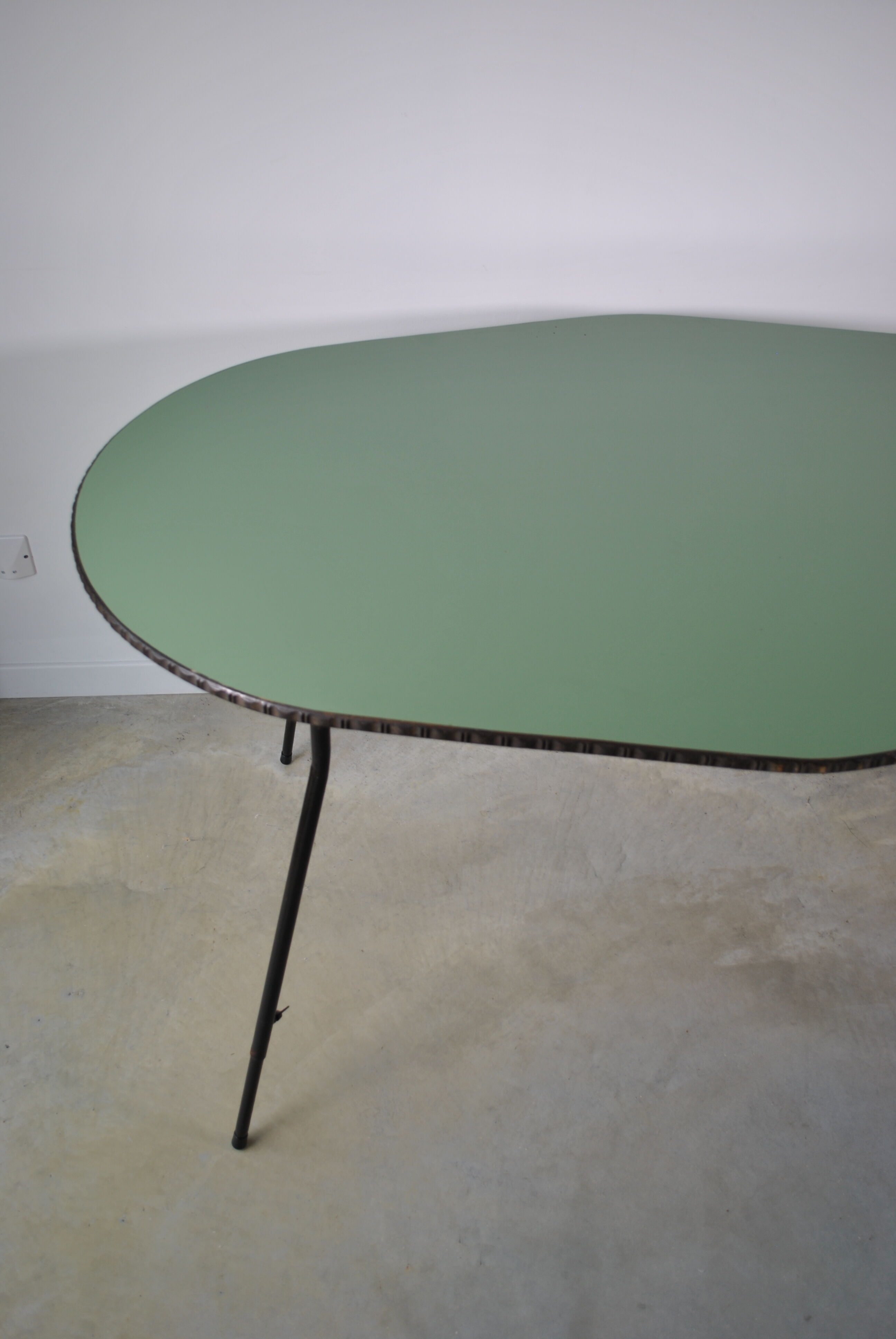 Vintage table adjustable in height 1970