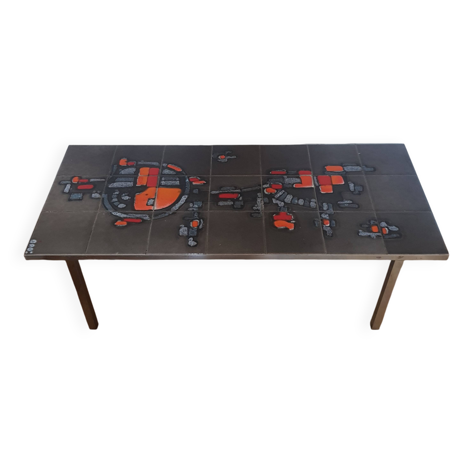 Ceramic coffee table by Adri
