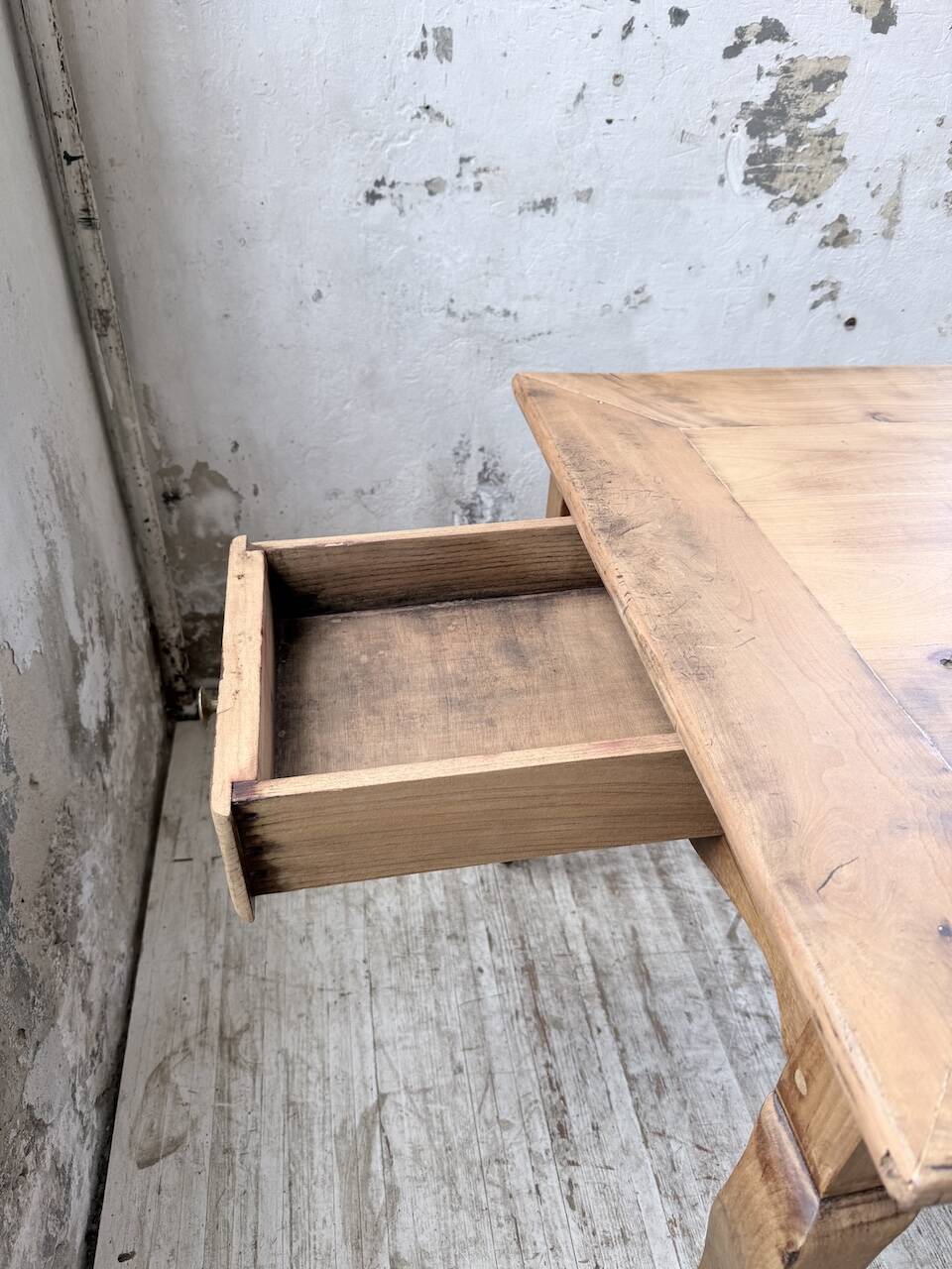 Farm table cherry wood with curved legs, 19th century.