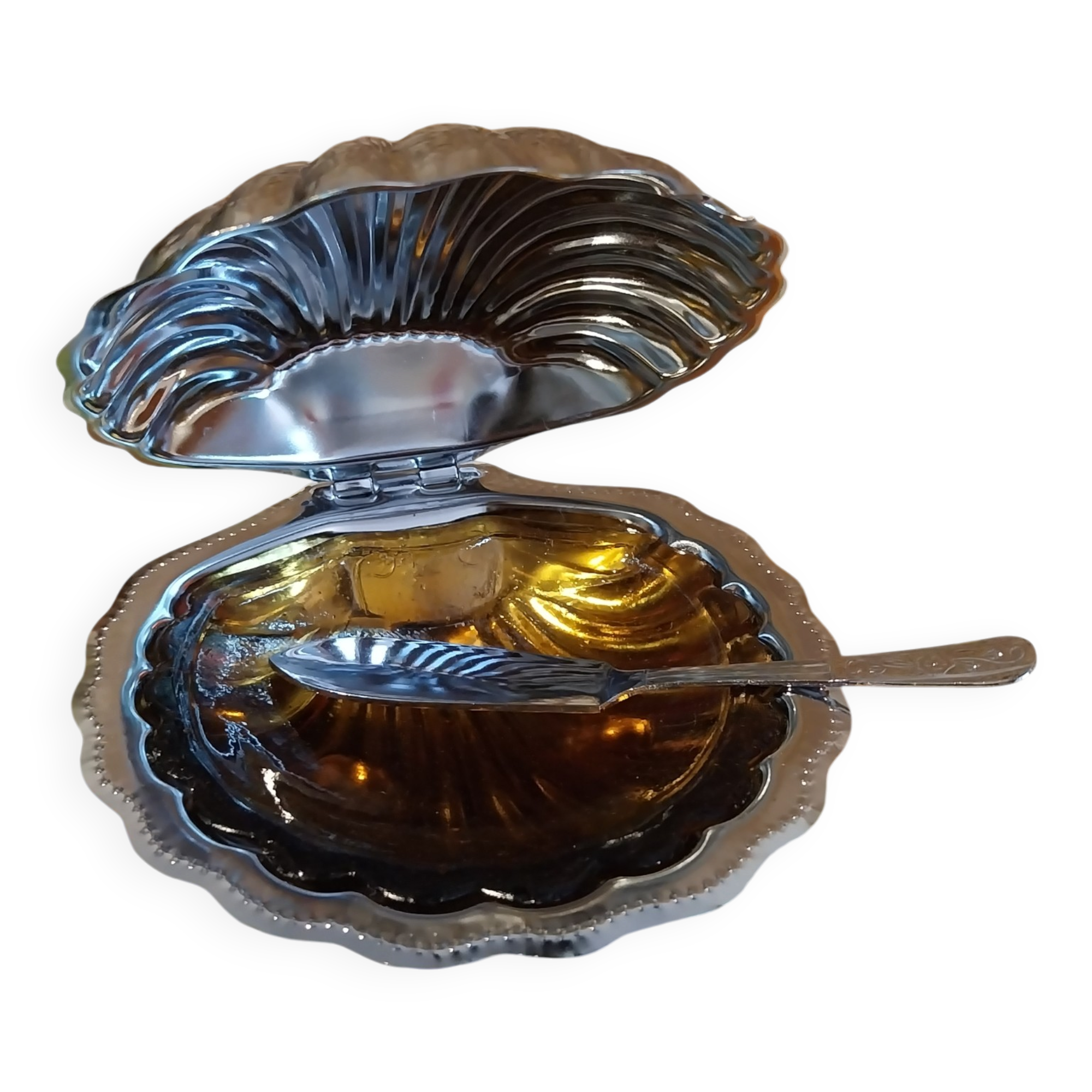 Vintage scallop shell butter dish