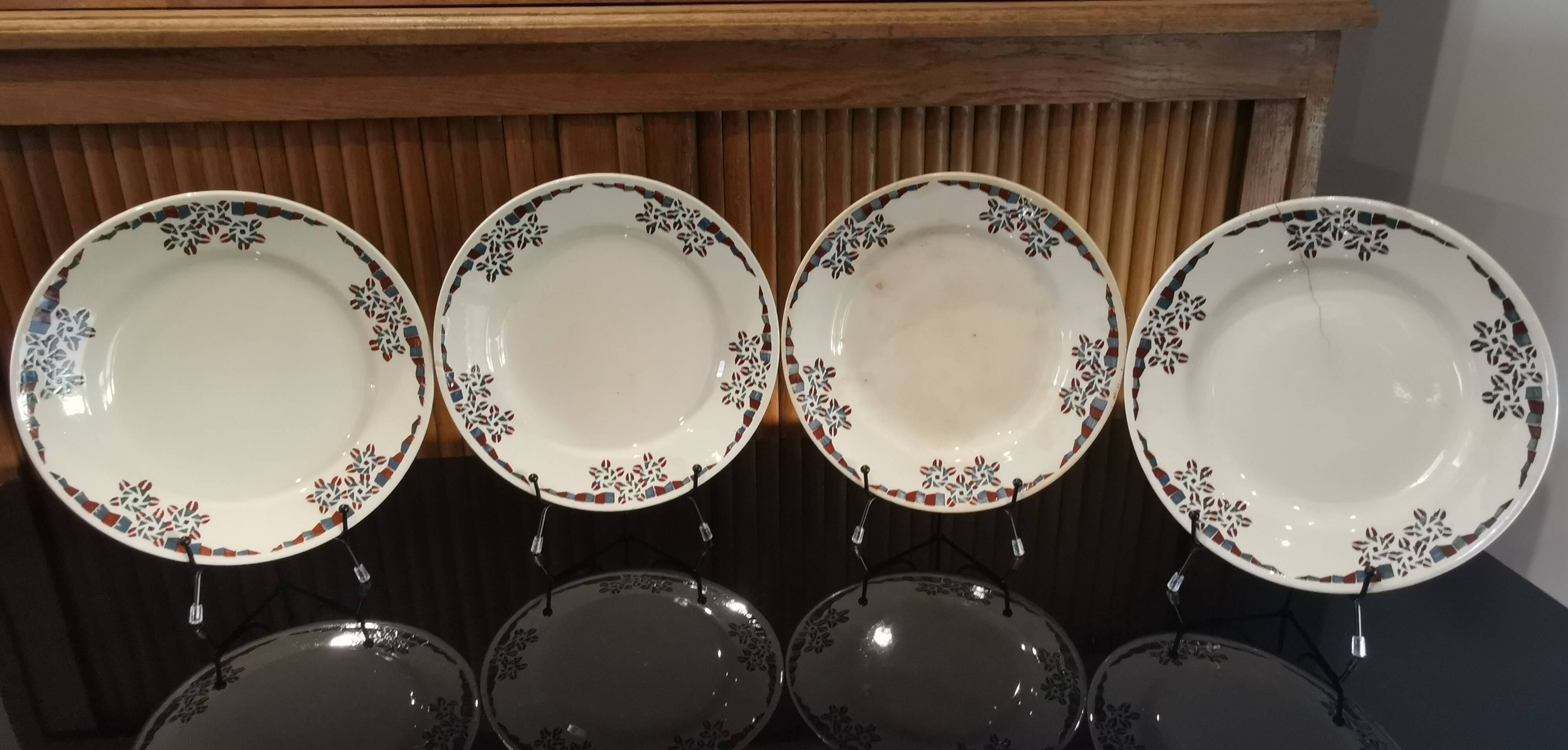 4 earthenware dinner plates OKAN model from Longchamp TERRE DE FER