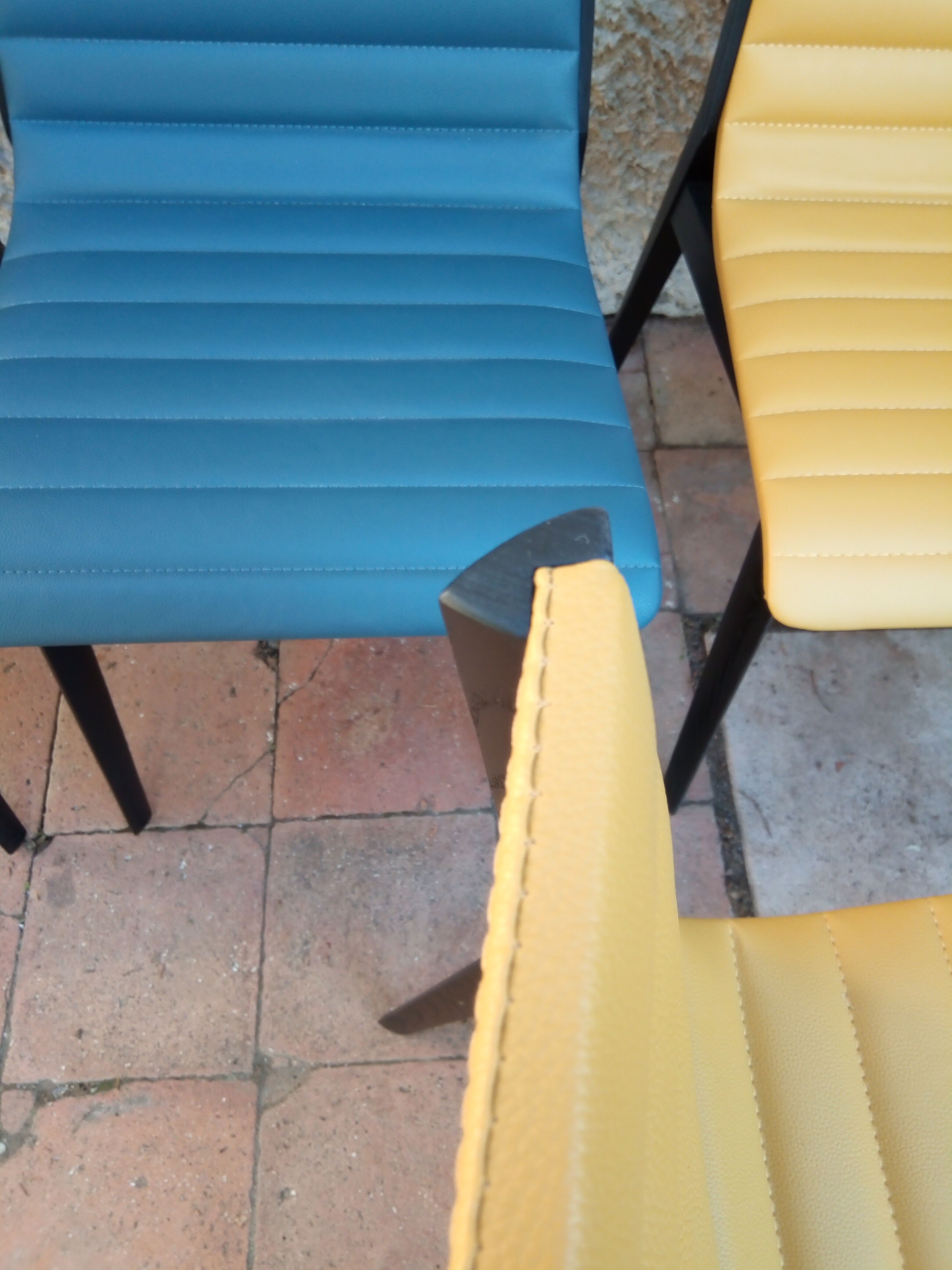 Suite of 6 modernist chairs from the 80s