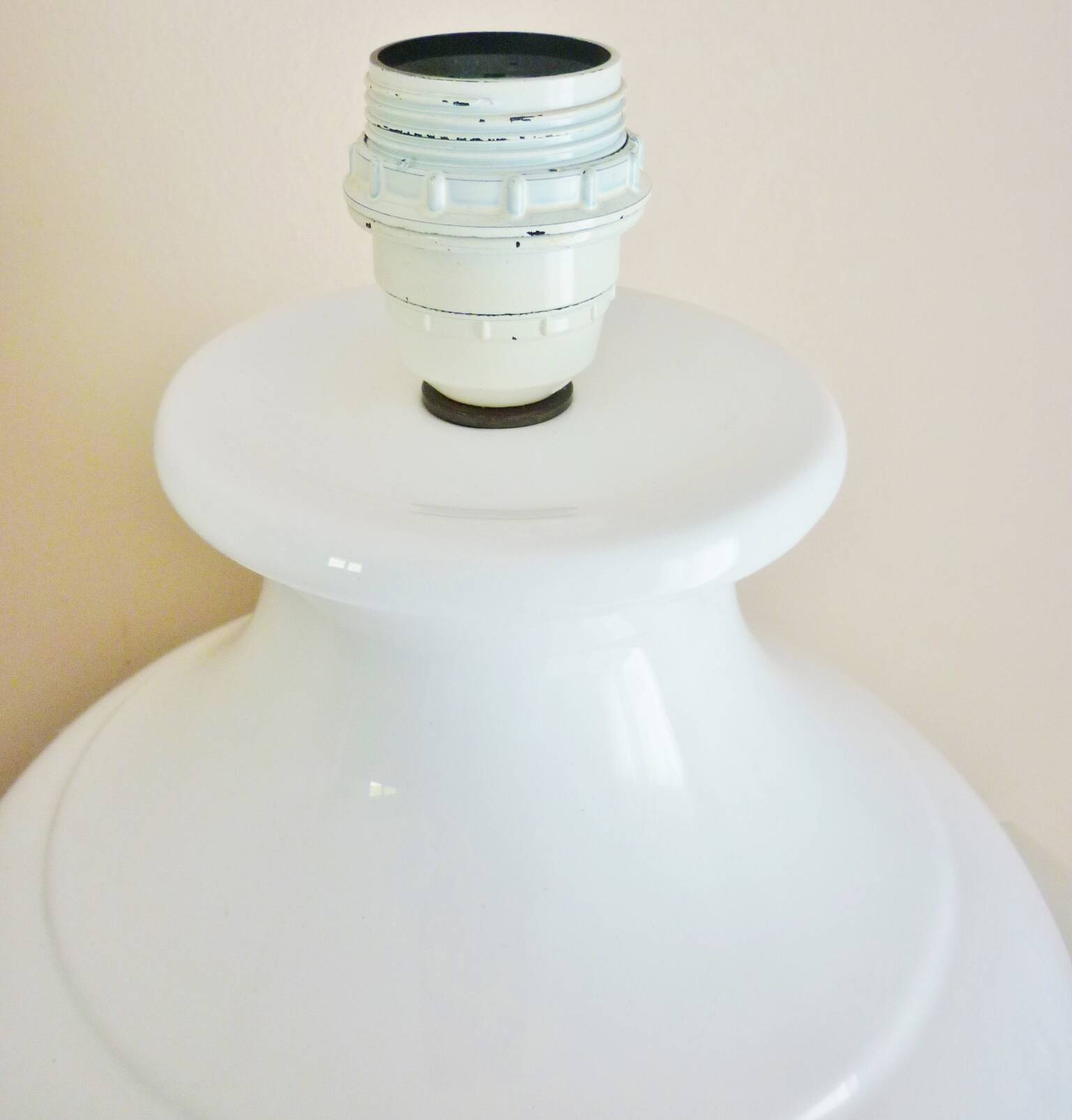 White glazed ceramic lamp, sleek design from the 60s/70s