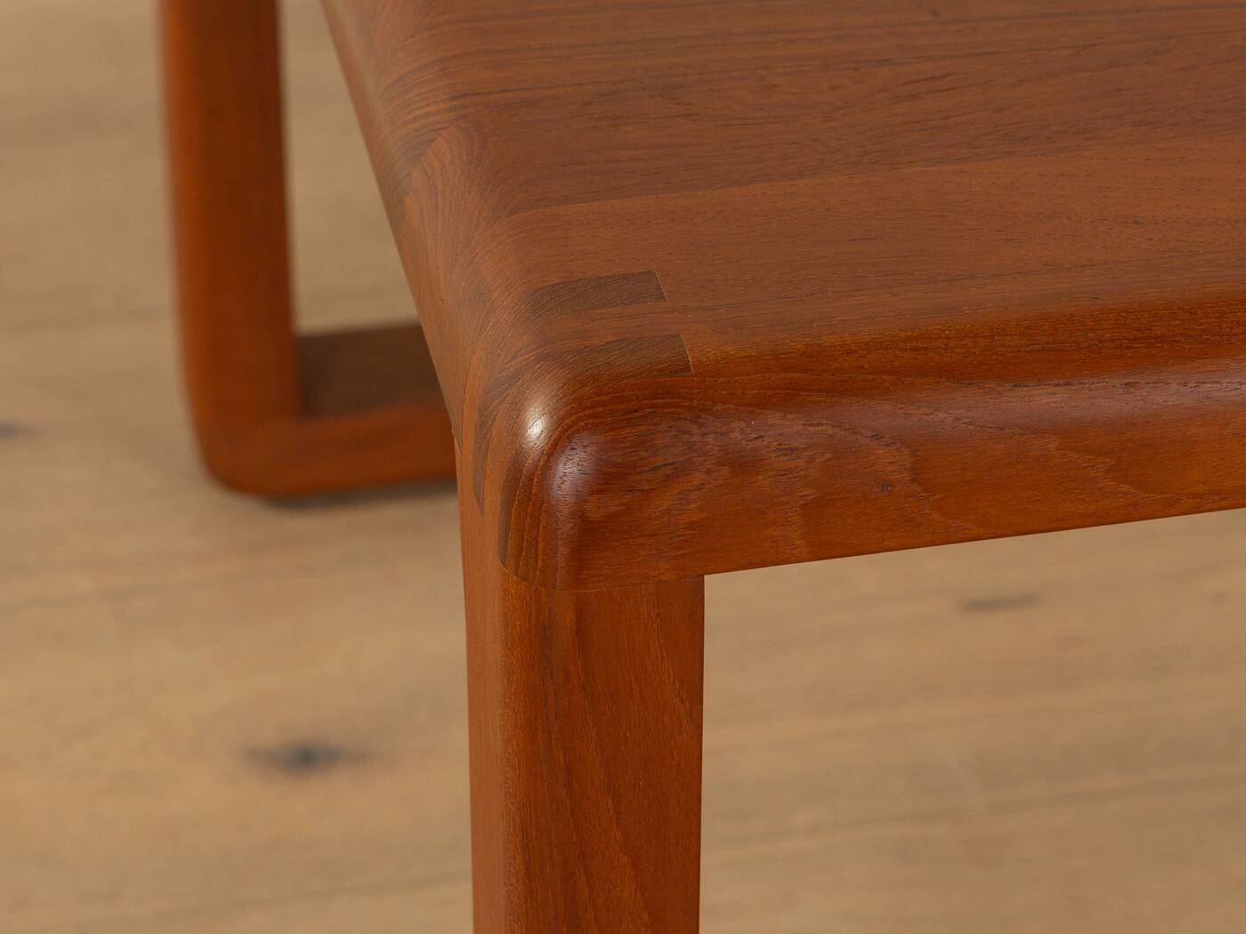 Table basse classique par Niels Bach A/S des années 1960