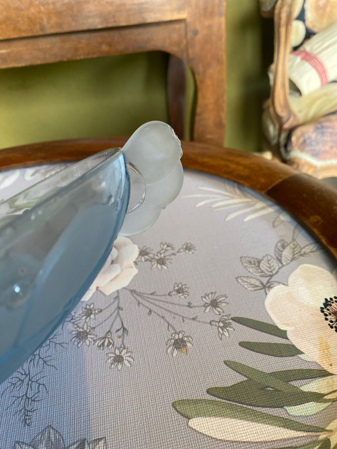 Art deco style fruit presentation cup