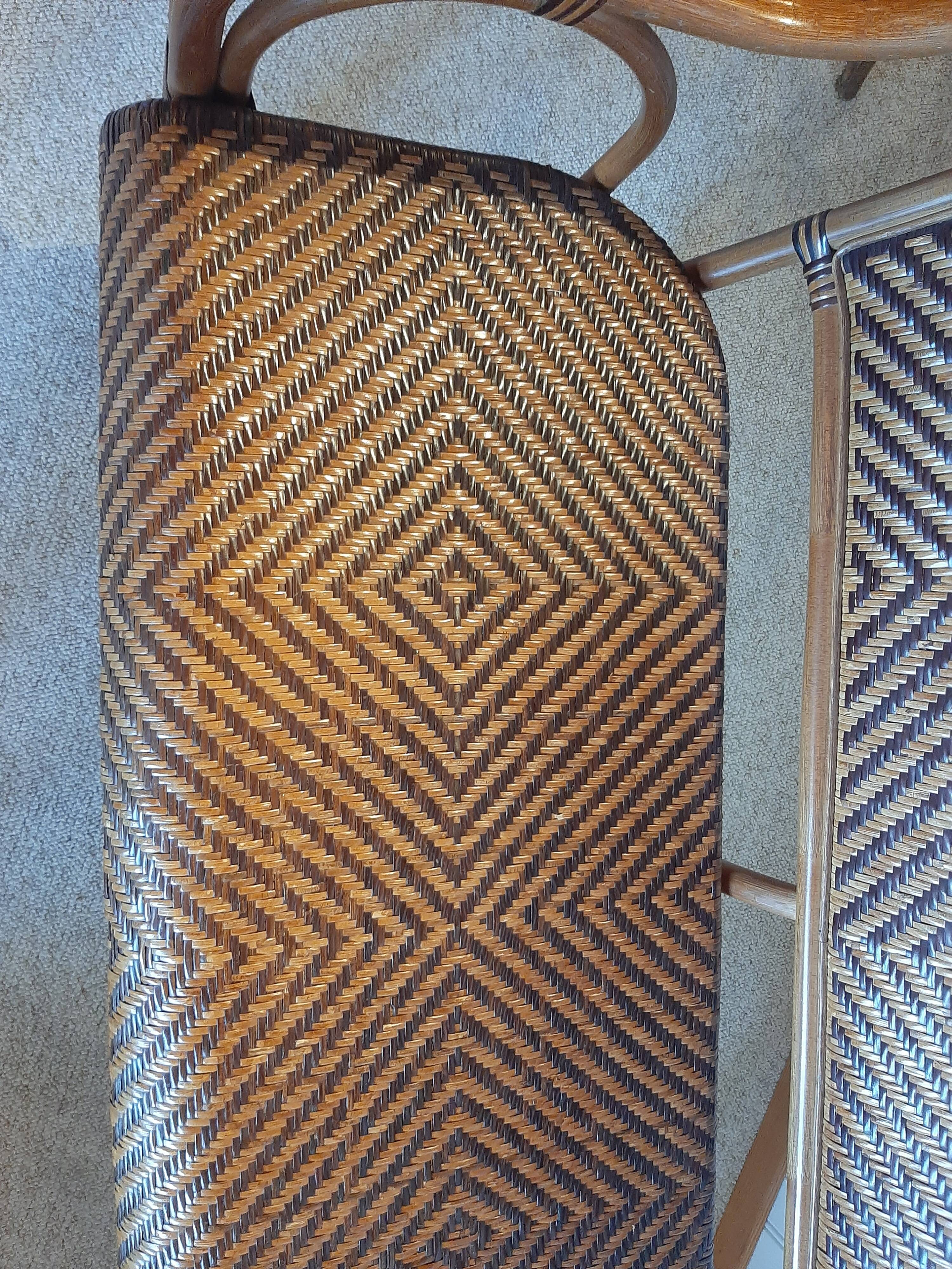 Vintage -Braided rattan sofa - chevron pattern