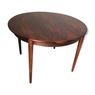 Scandinavian table