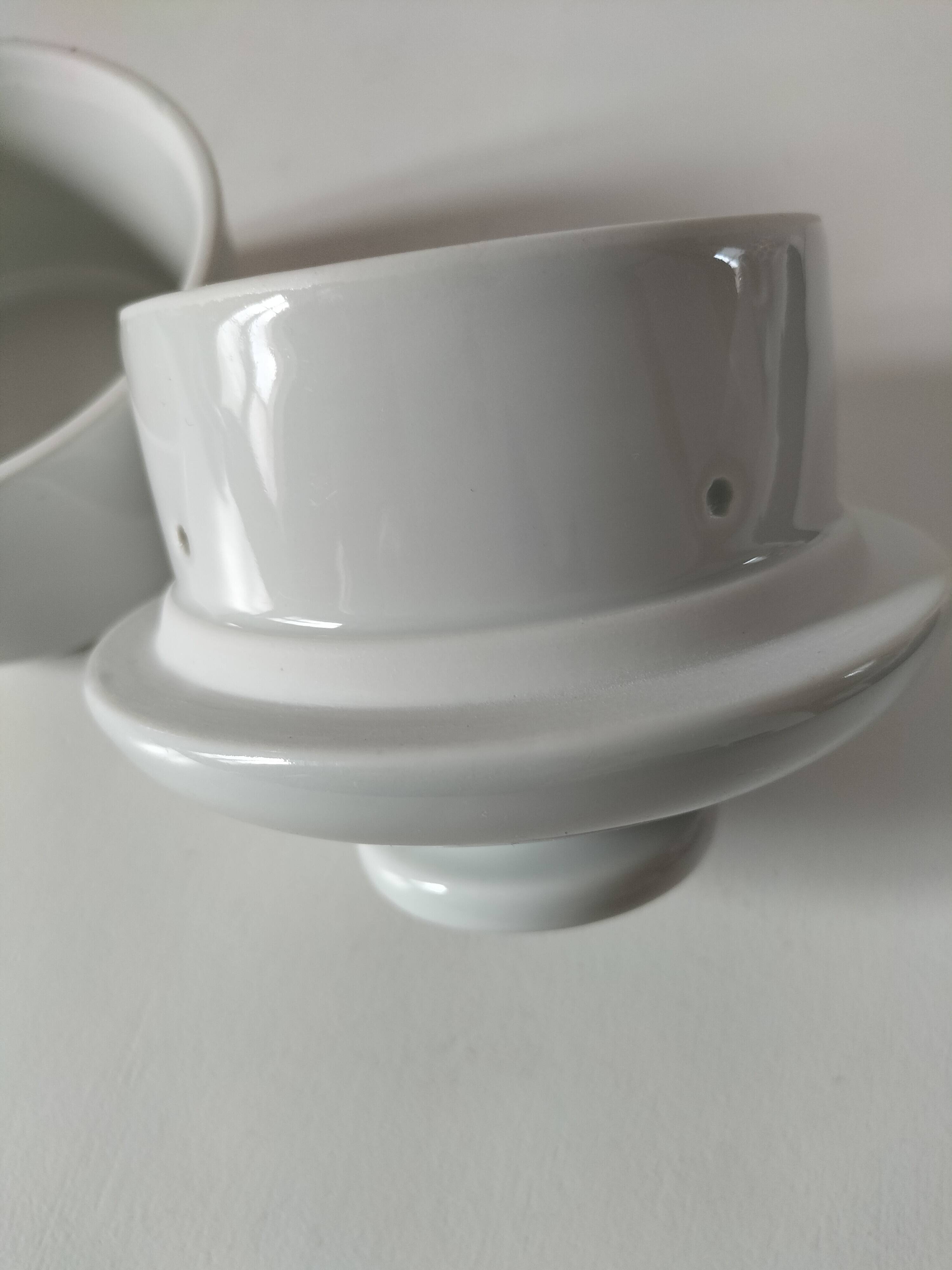 Vintage water butter dish in white porcelain - sleek design