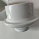 Beurrier à eau vintage en porcelaine blanche - design épuré