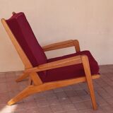Armchair with armrests