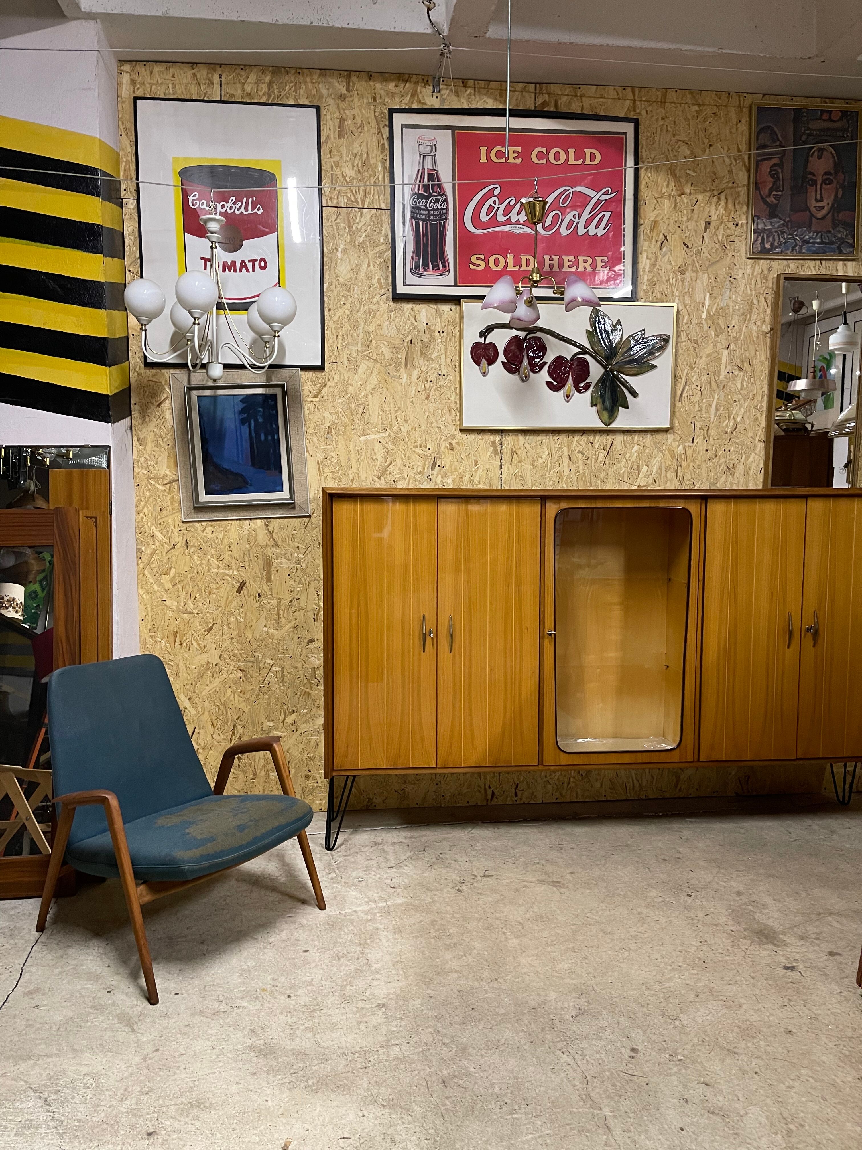 Bibliothèque sur les jambes vintage des années 60, années 1960