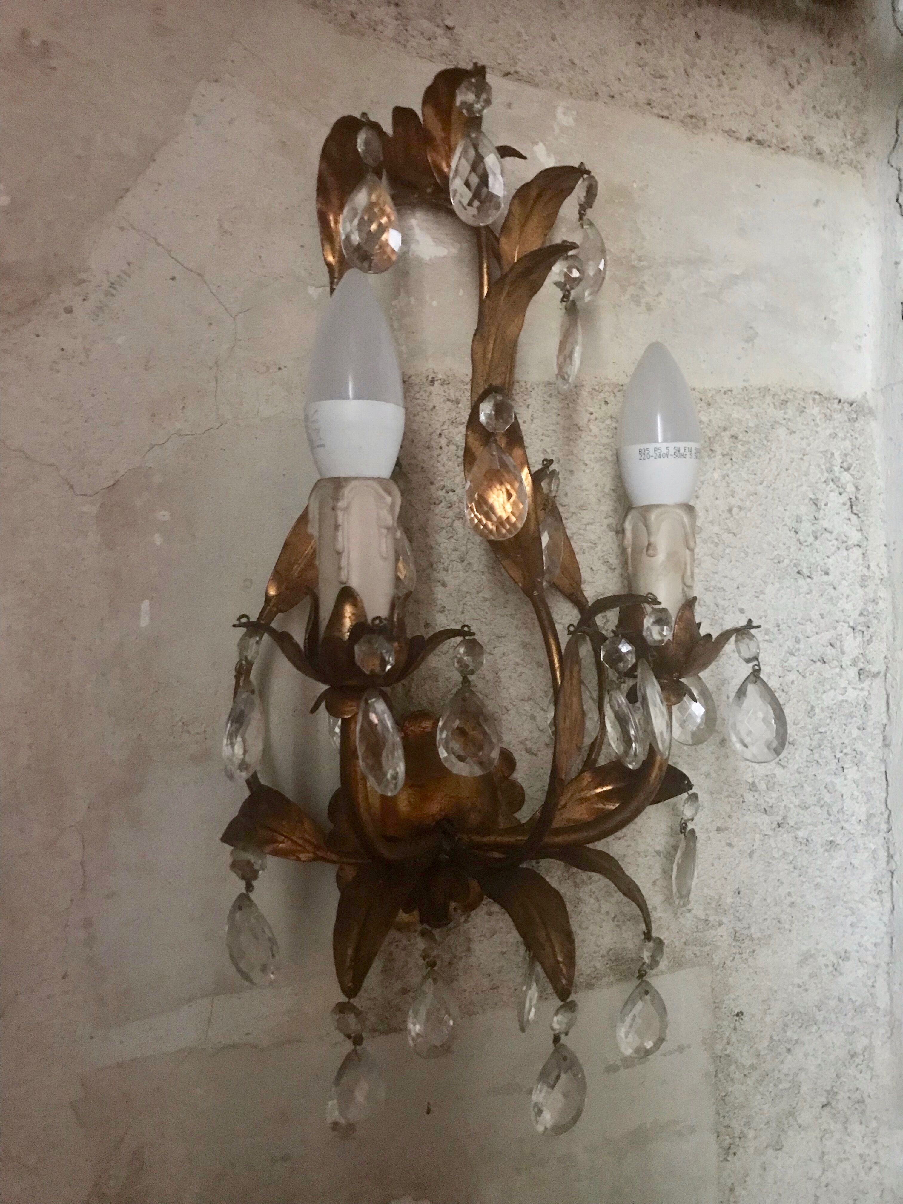 Wall lamp gold metal sheets and grapevines