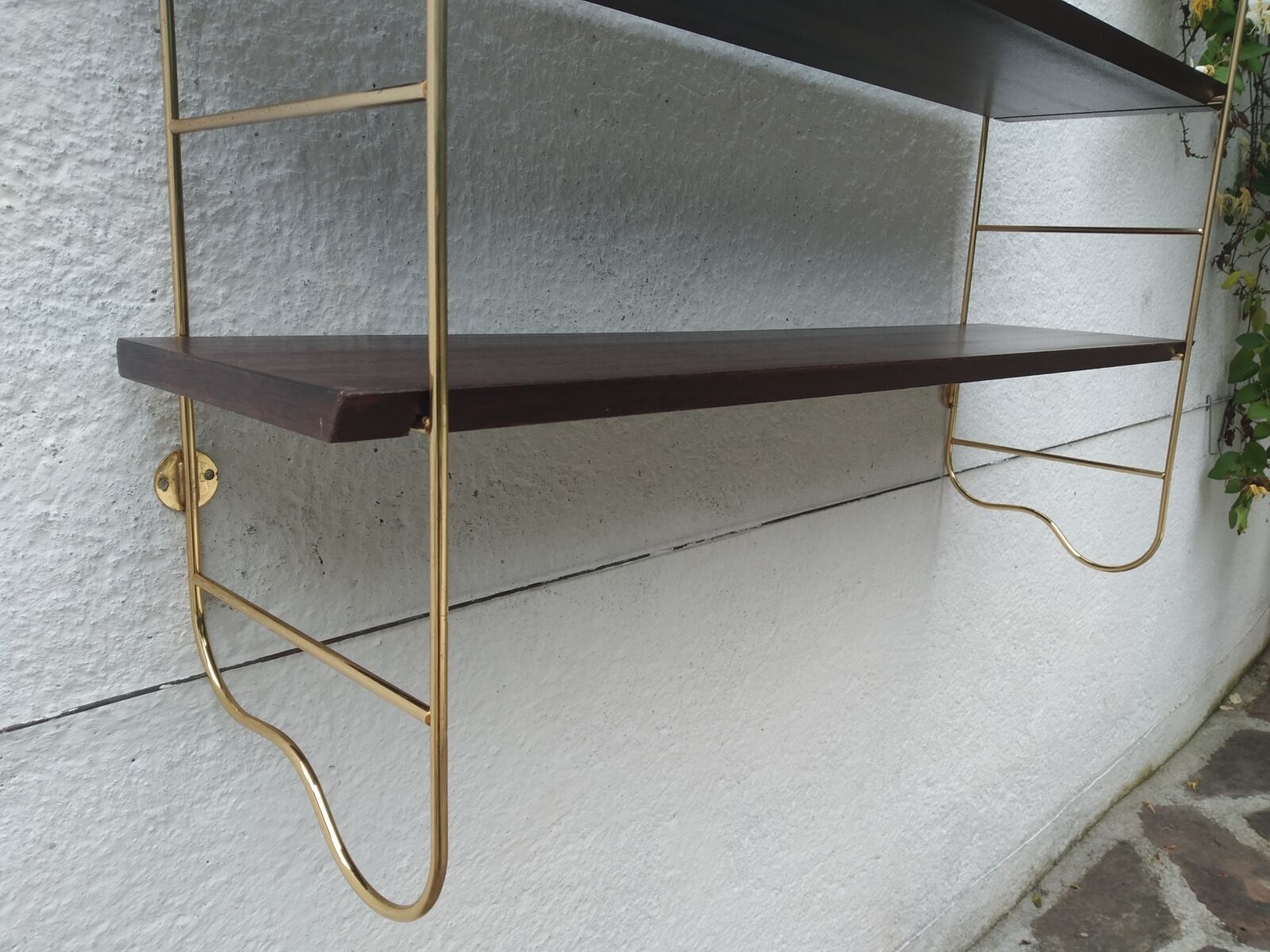 Etagère murale string bois-métal doré