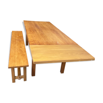 Pine farm table with its bench