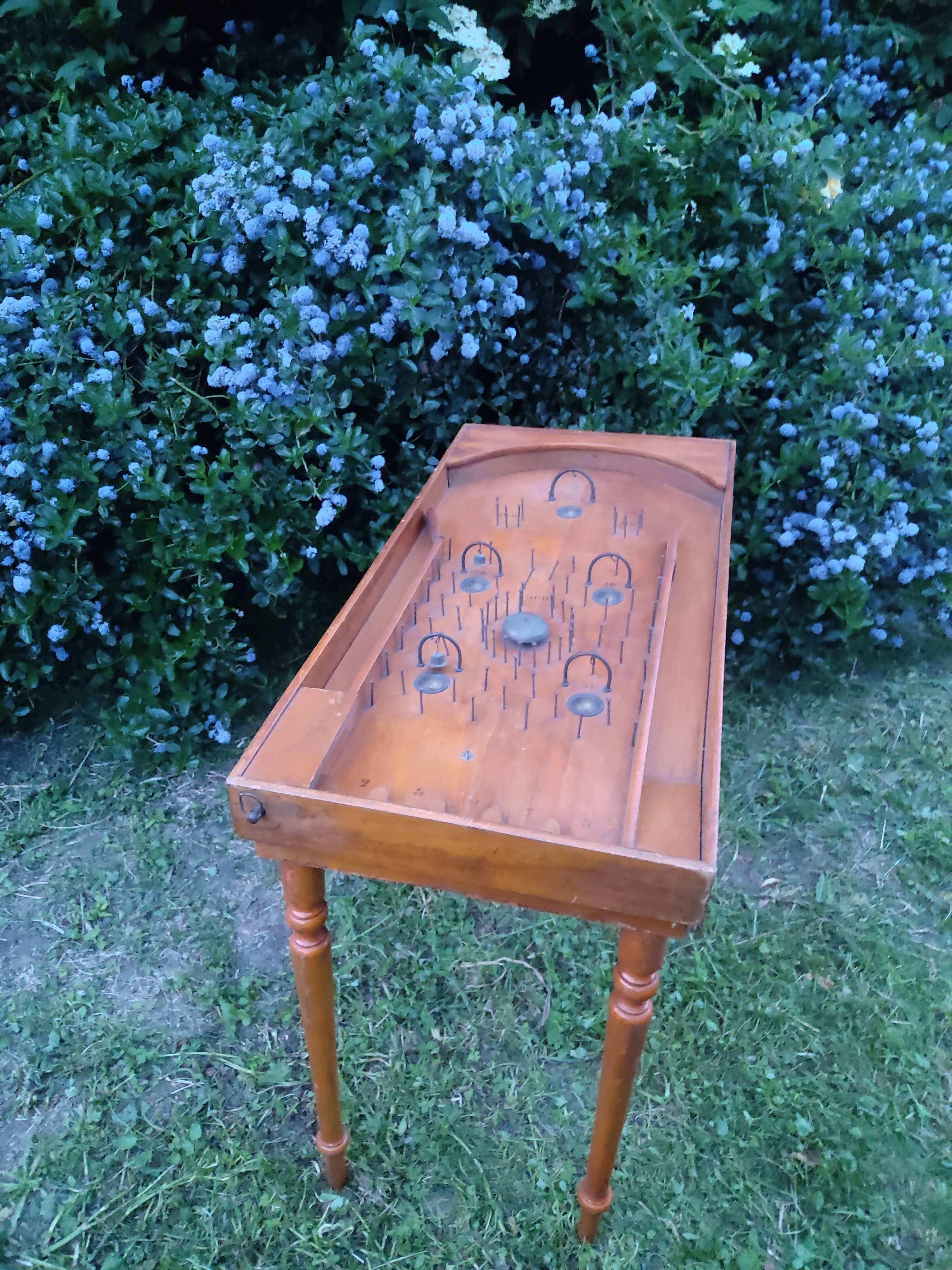 Trifle game, old pinball machine