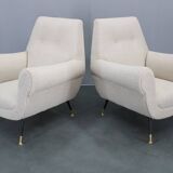 Paire de fauteuils bouclés italiens du milieu du siècle, pieds en fer et laiton, années 1950