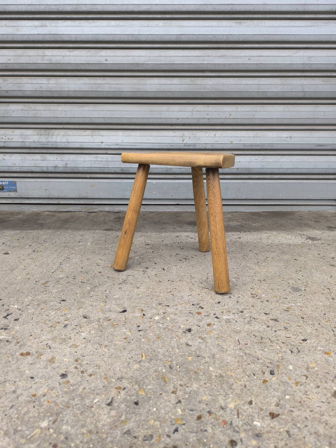 Tabouret tripode en bois de hêtre 1960