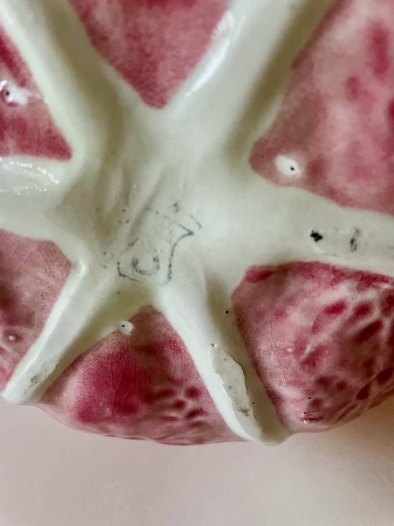Secla soup tureen vintage pastel rose in Majolica – Cabbage model – 1970s