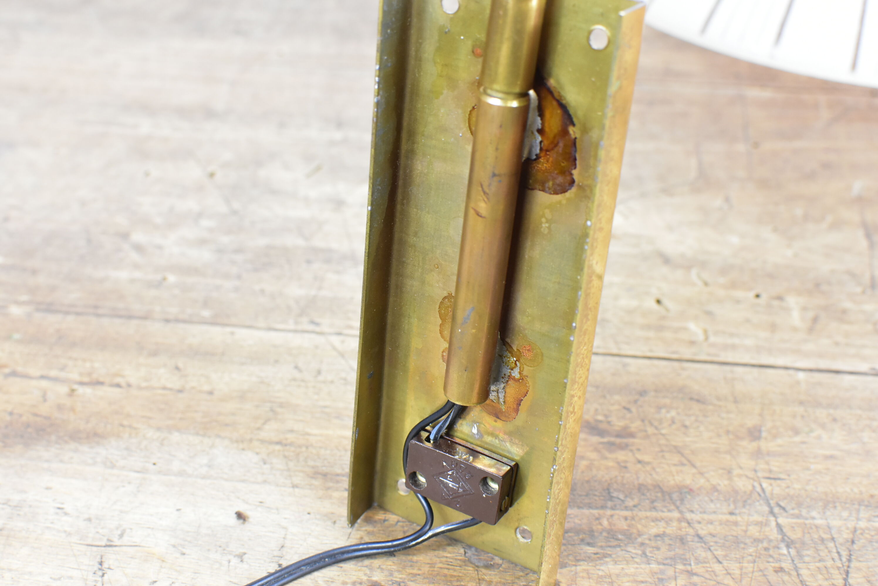 Adjustable wall lamp