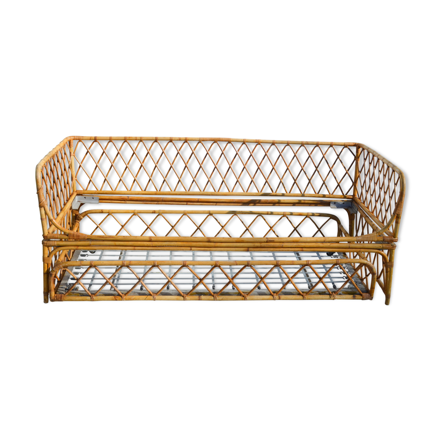 Bed rattan with extra bed
