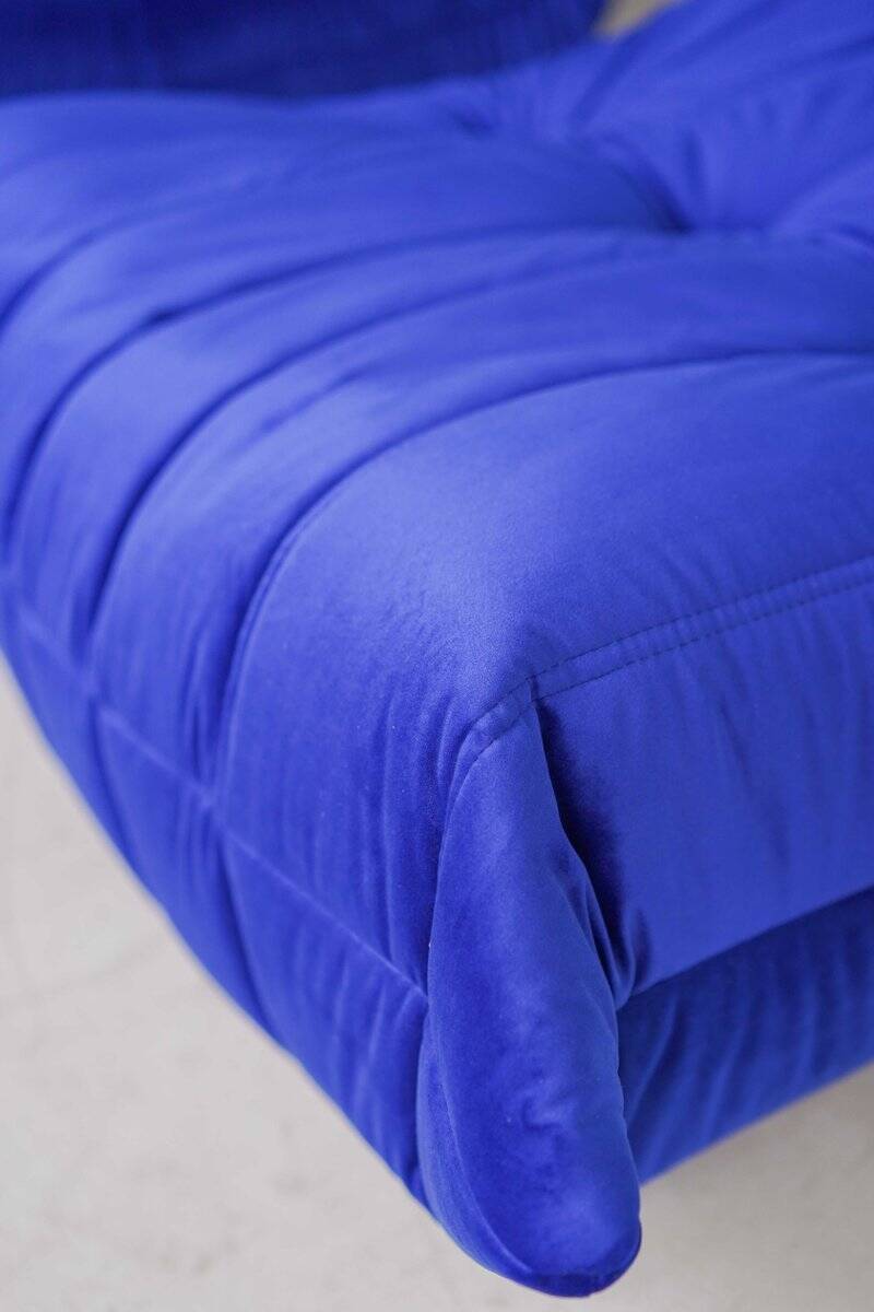 Pouf Togo bleu marine de Michel Ducaroy pour Ligne Roset