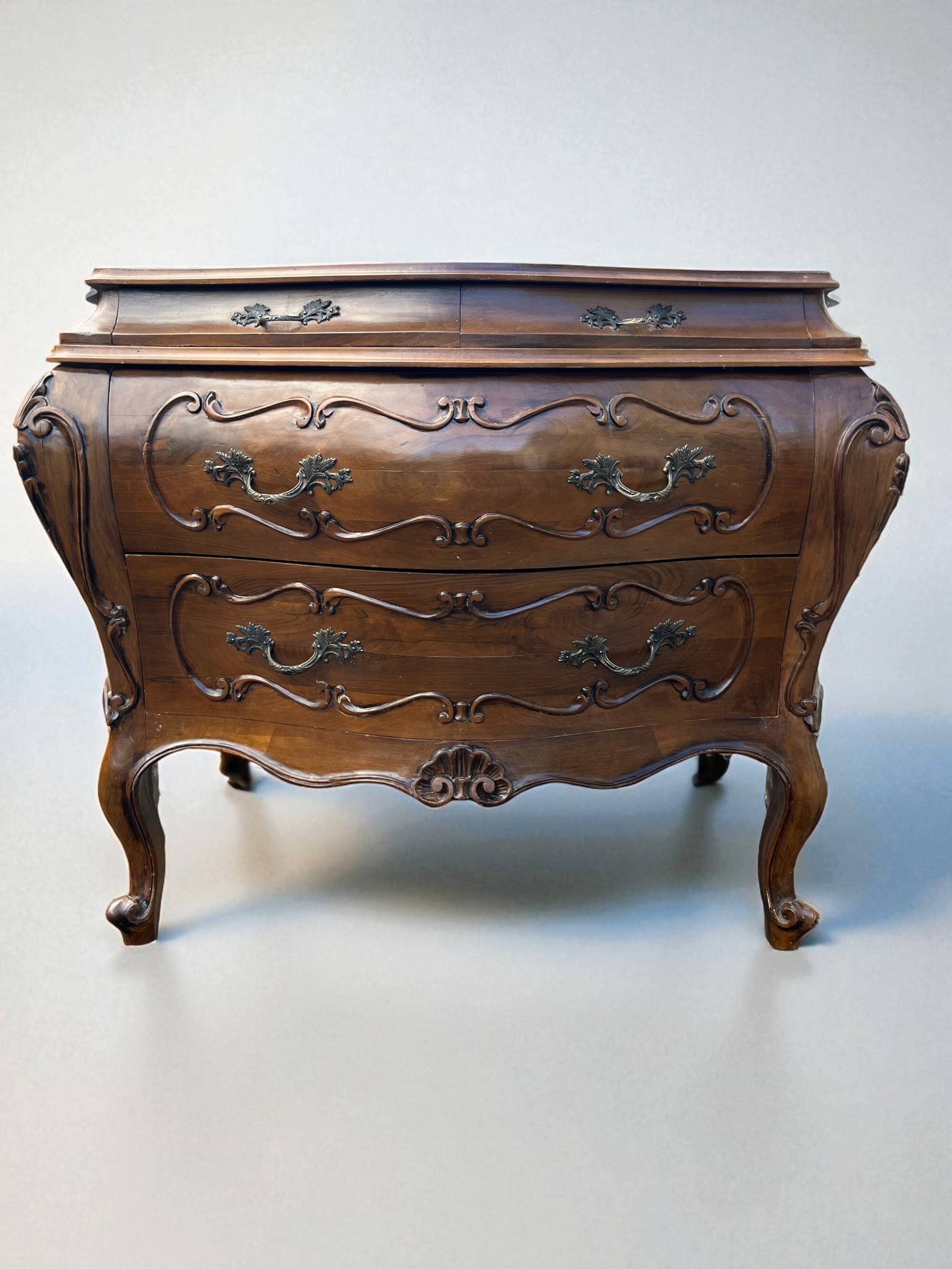 Bordeaux tomb chest of drawers, Louis XV style