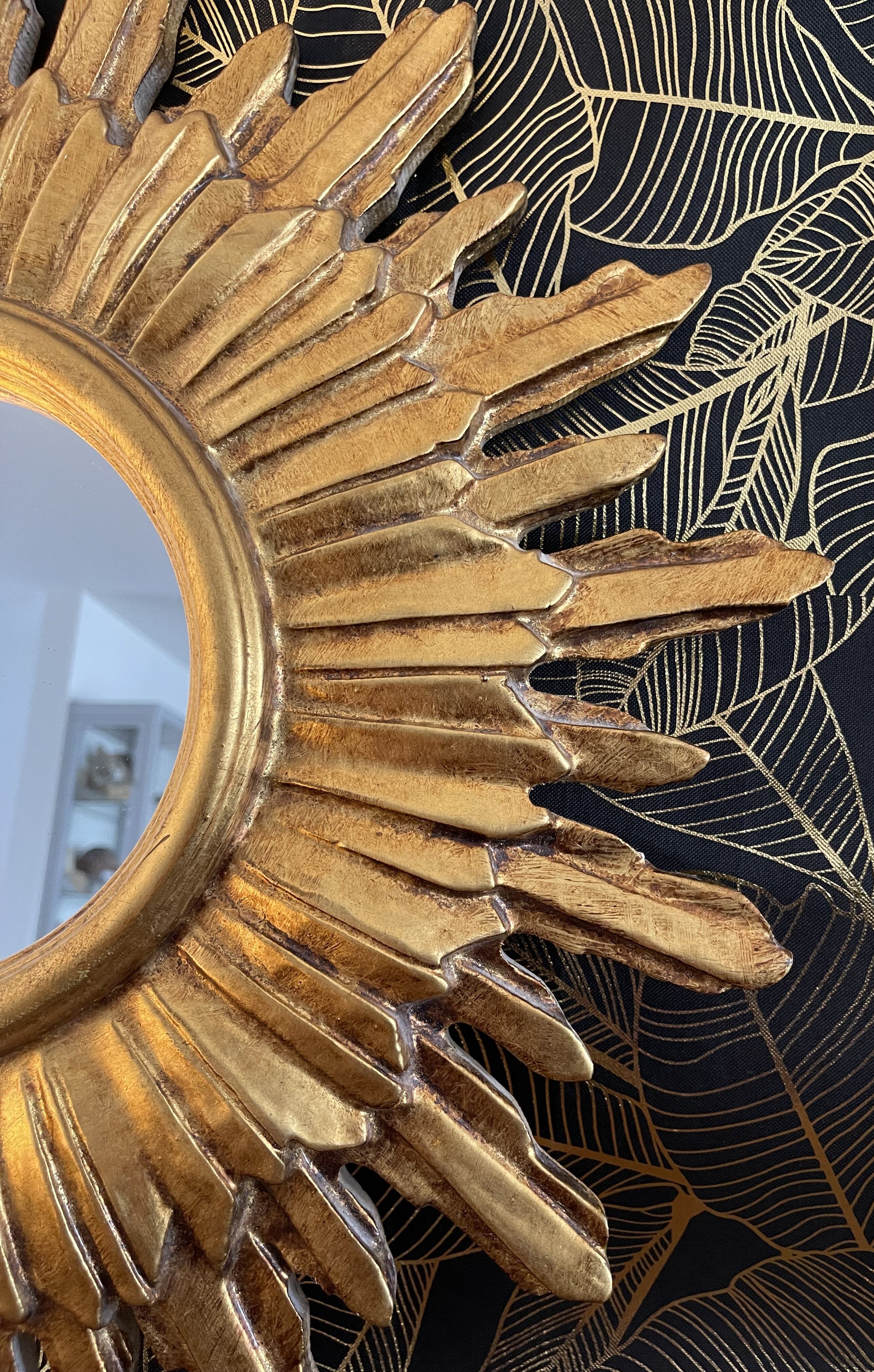 Miroir soleil bois feuille d’or 50 cm