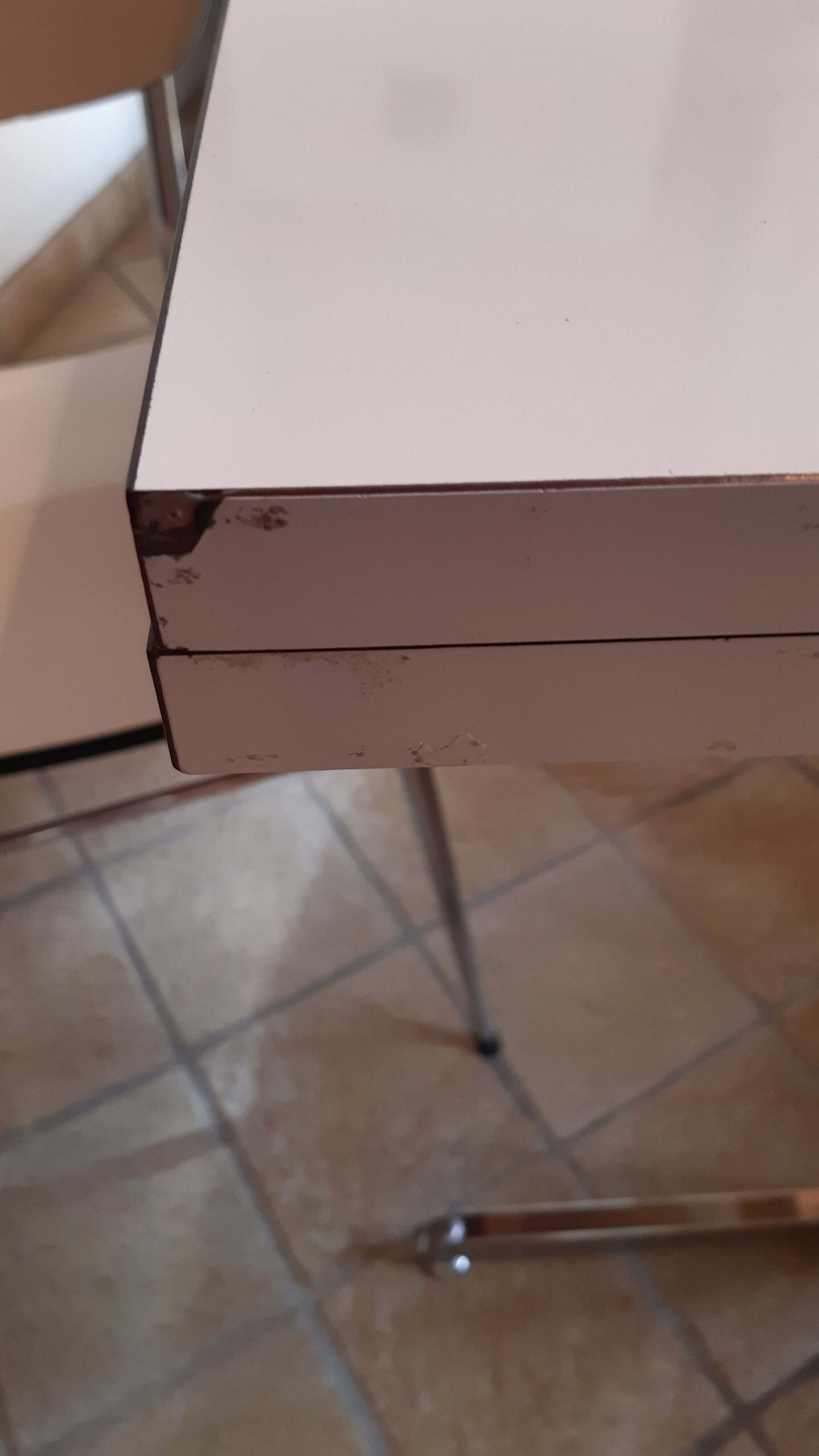 Kitchen table and 2 formica chairs