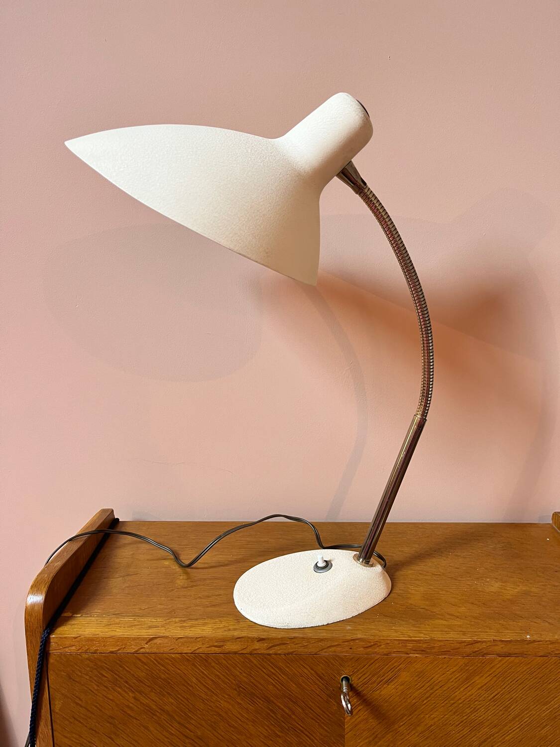 Desk lamp