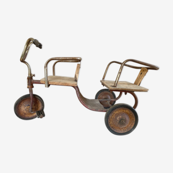 Tricycle deux places métal vintage