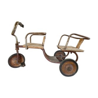 Tricycle deux places métal vintage