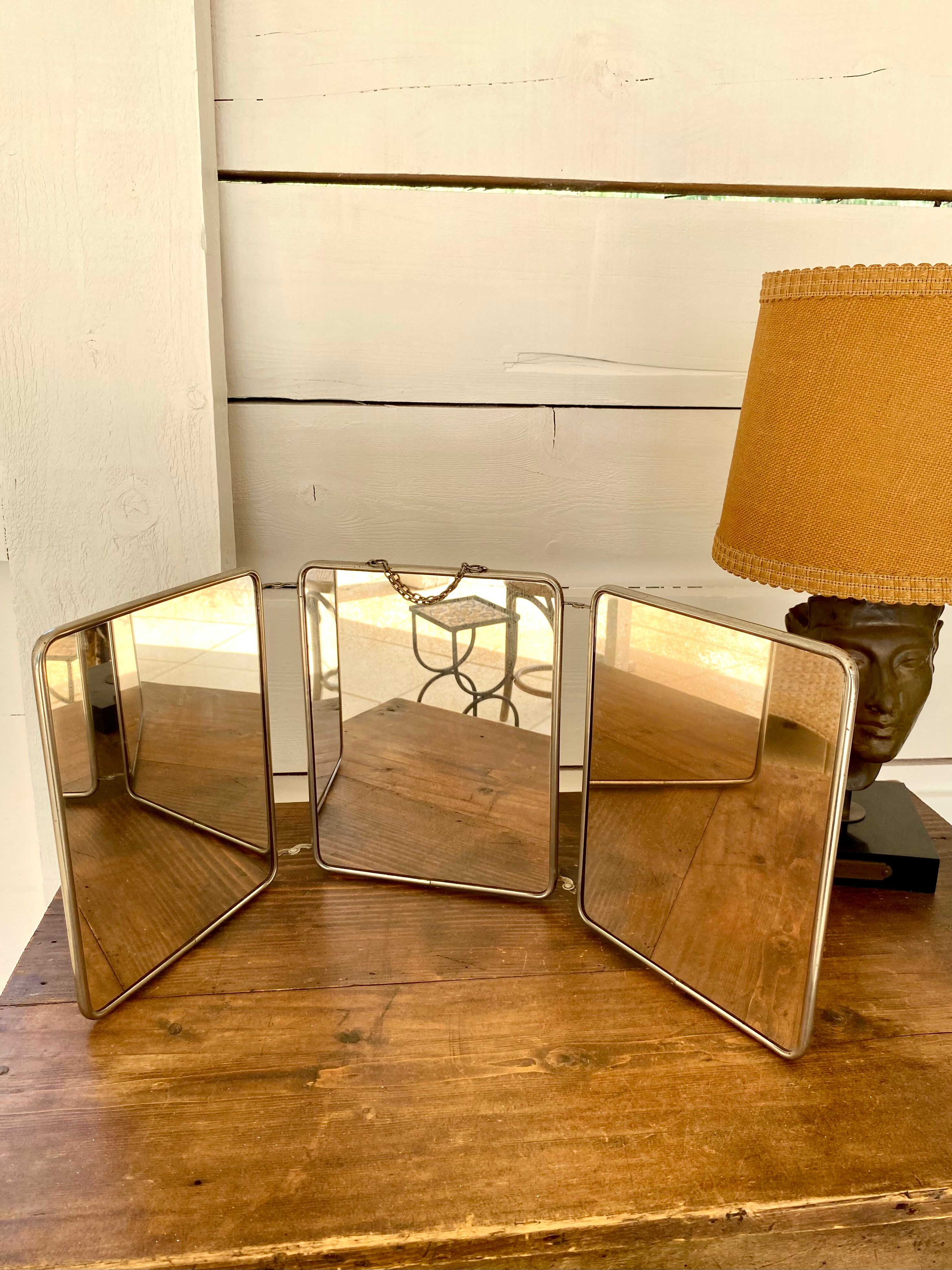 Barber's triptych mirror