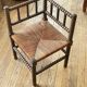 Chaise d'angle en bois perlé vintage