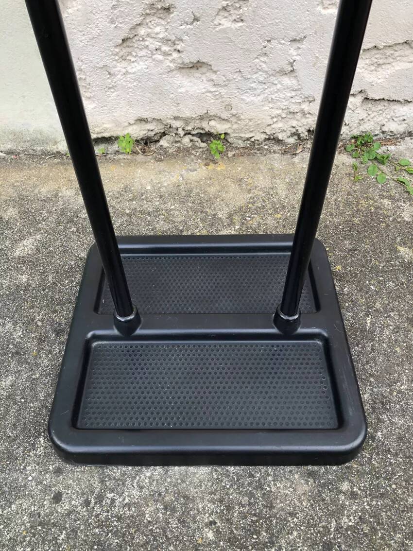 Porte-manteau beige et noir Manade de Jean-Pierre Vitrac