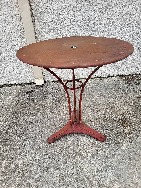 Antique Round Painted Metal Bistro Table No. 5