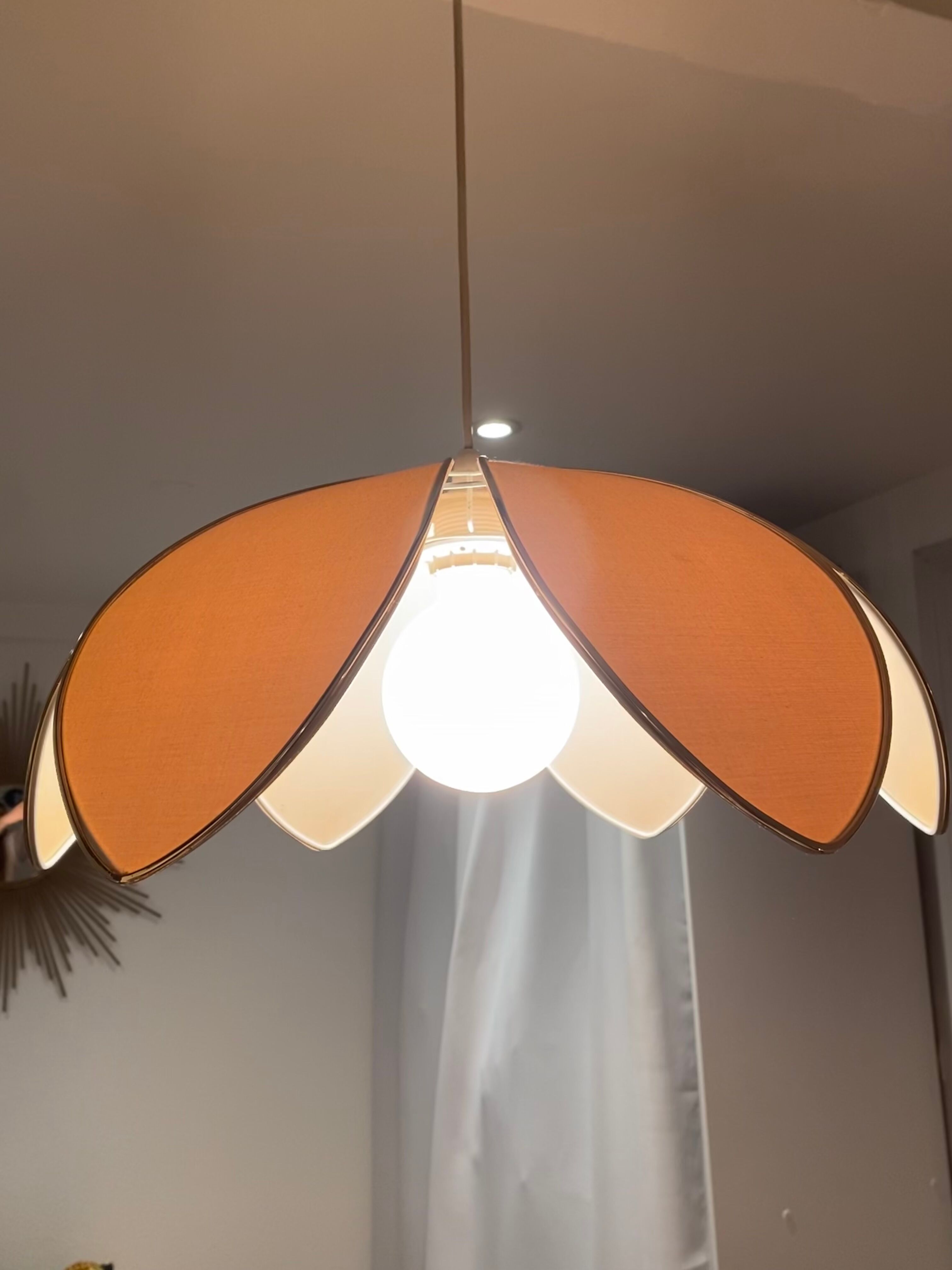 Vintage flower petal suspension