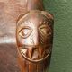 Siège africain monoxyle en bois sculpté