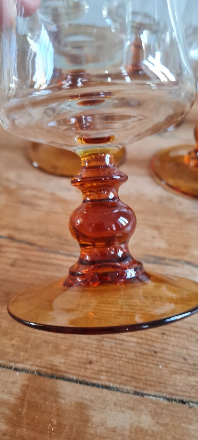 Set of 6 amber stemmed glasses