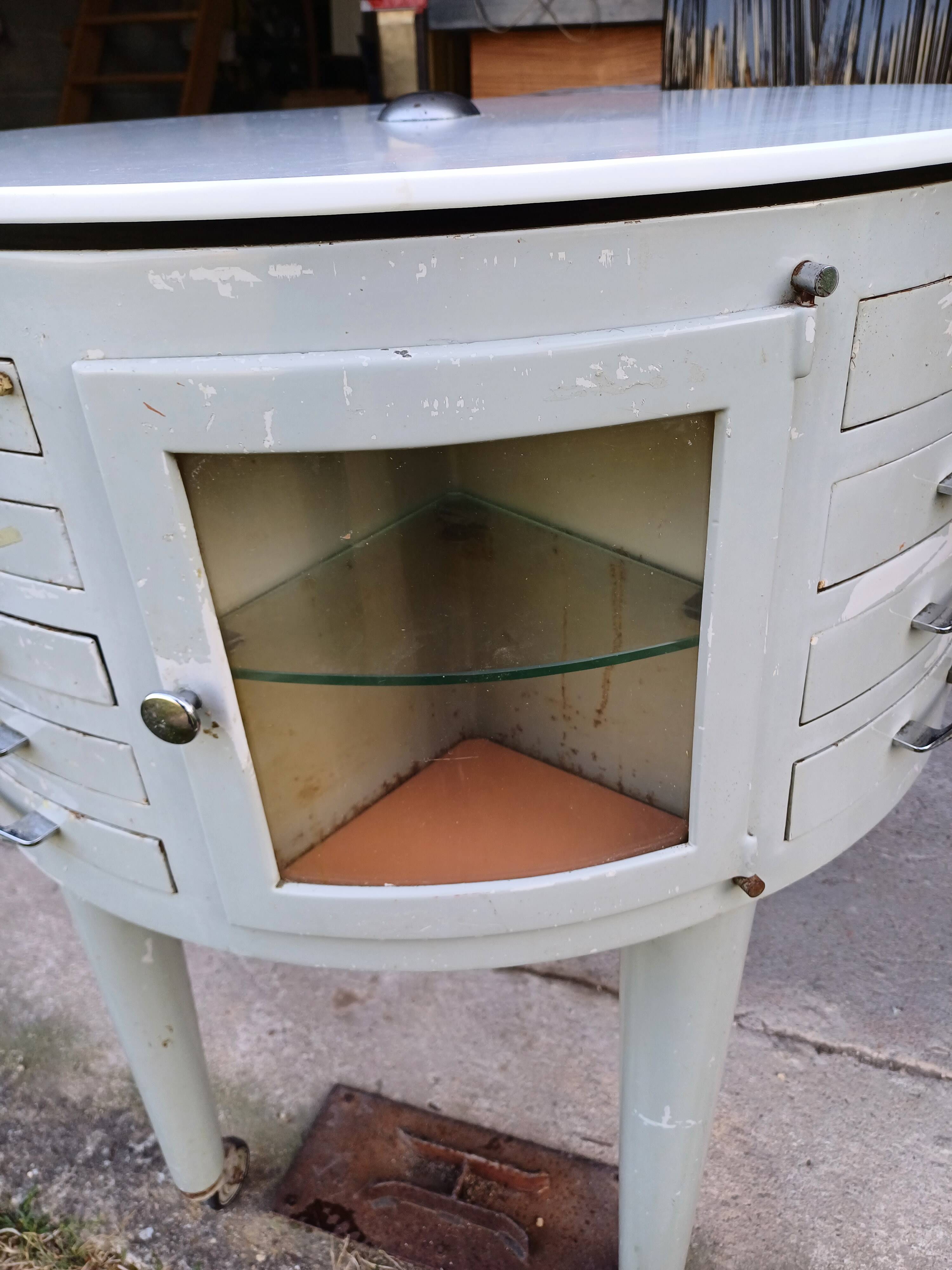 Girator dentist furniture from the 1950s