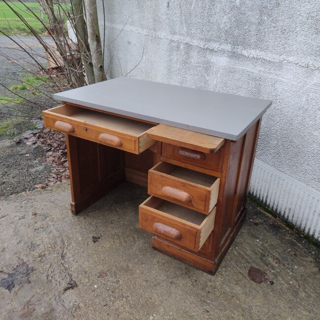 Adult administrative desk