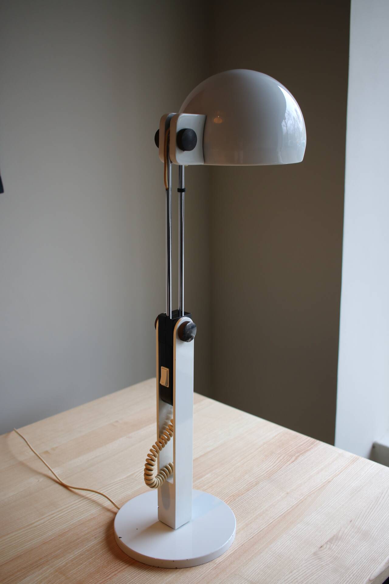 Lampe de bureau pivotante par Miguel Milá, années 1970