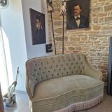 Toad sofa