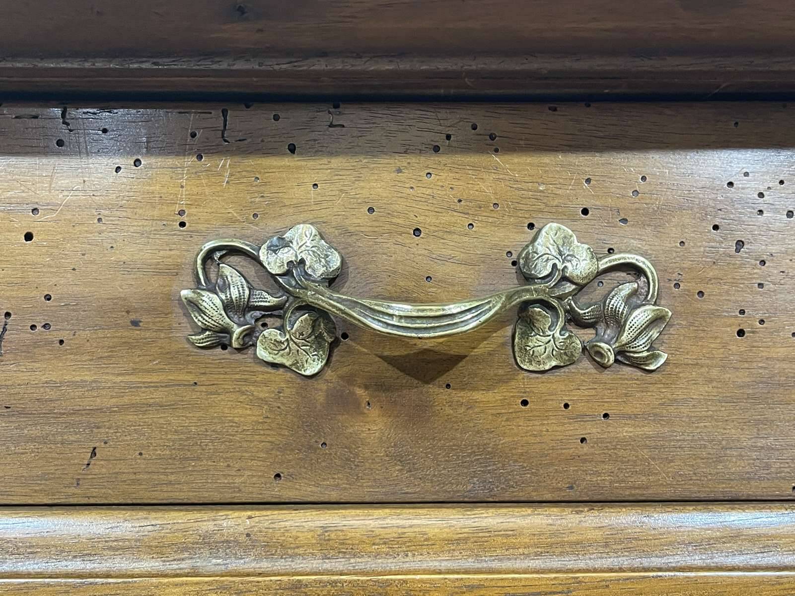 Art Nouveau enfilade in walnut from the early 20th century.