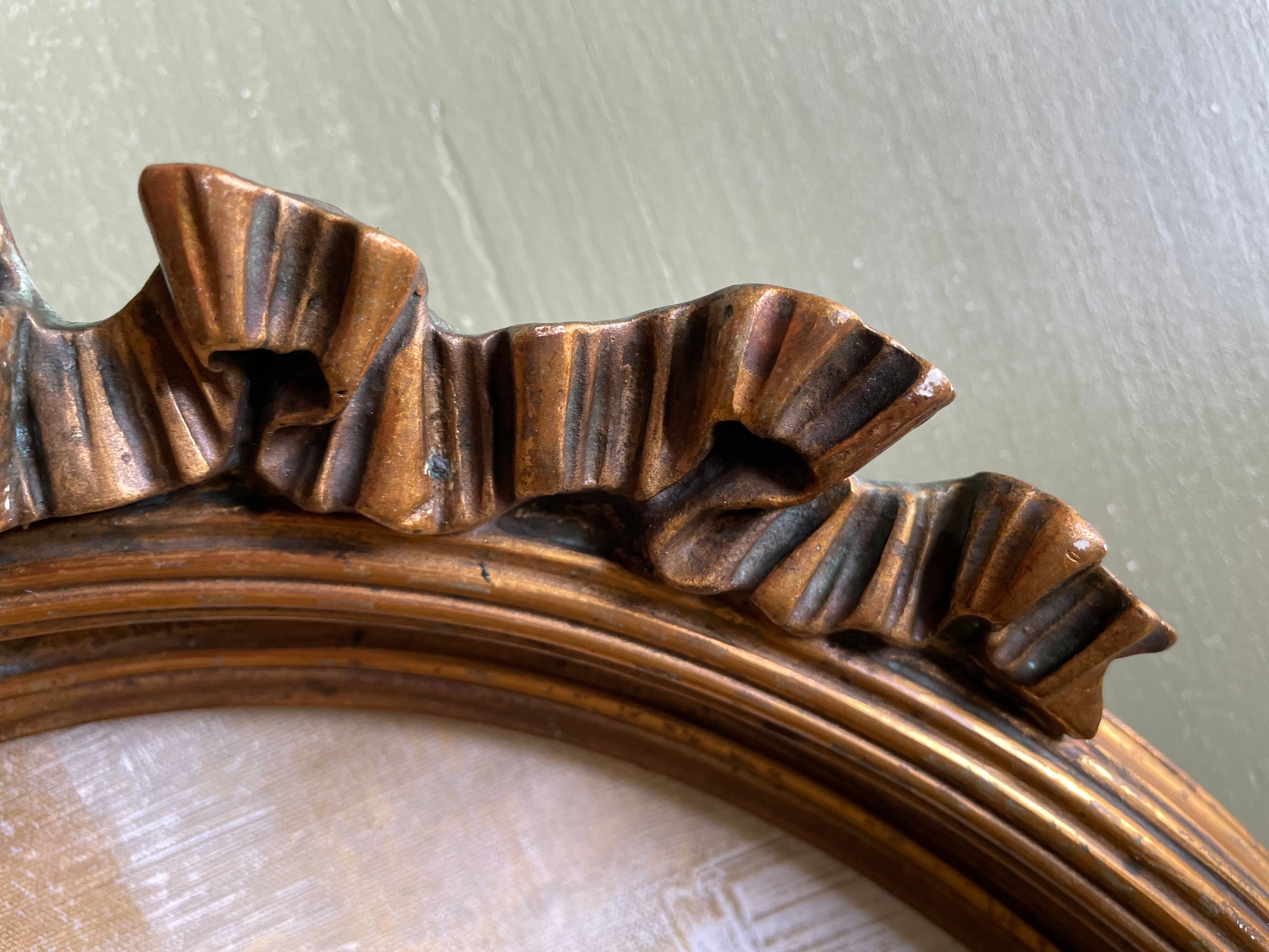 Louis XVI knot oval frame