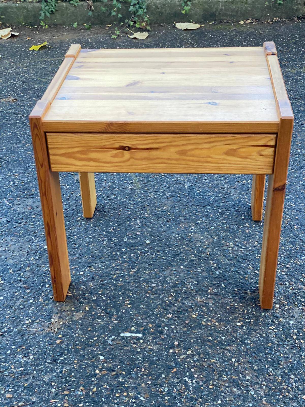 Commode table d'appoint scandinave en bois massif