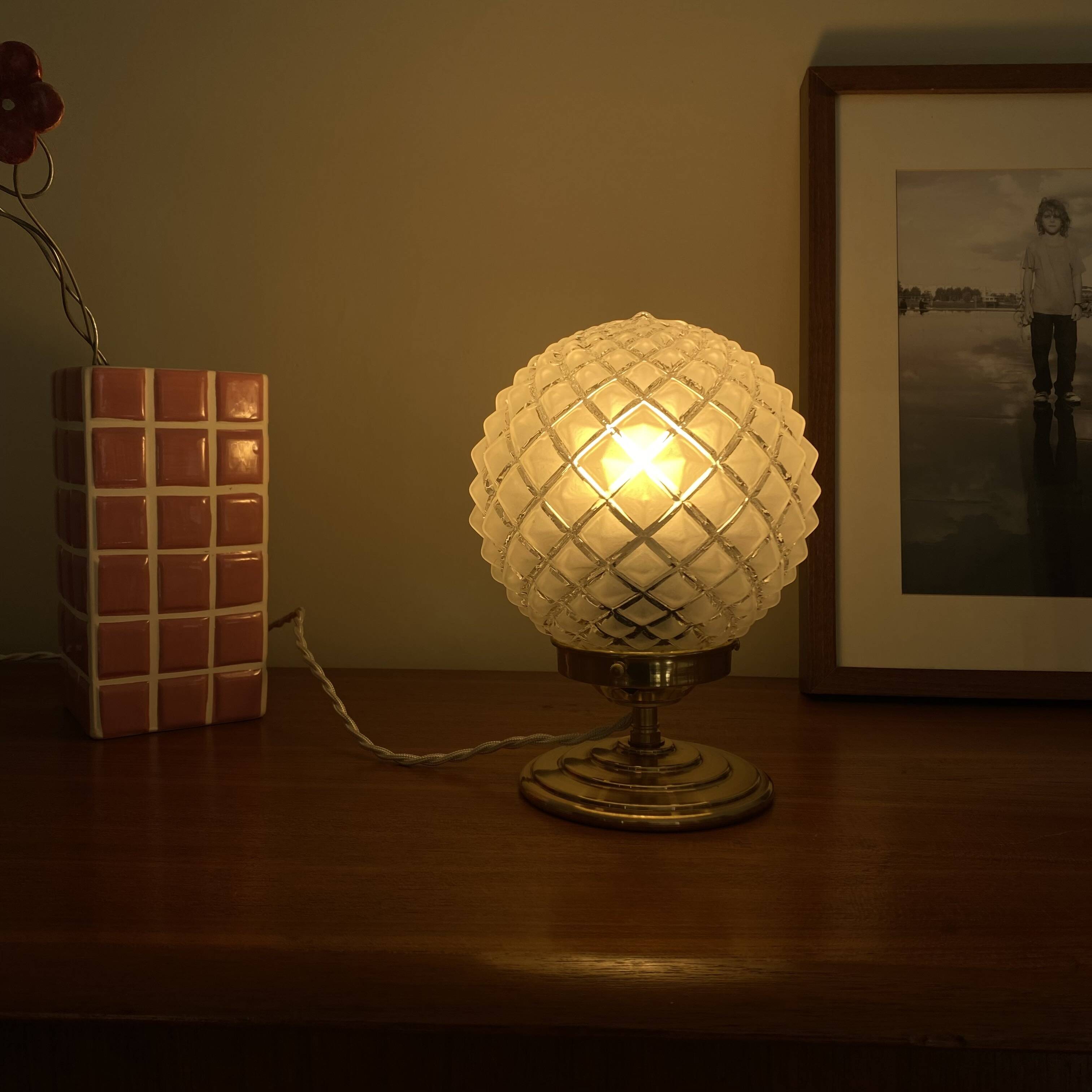 Table lamp, desk, globe in antique glass and brass base